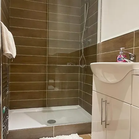 Apartment 3 Floor Prestigious Penthouse Bradford (West Yorkshire)