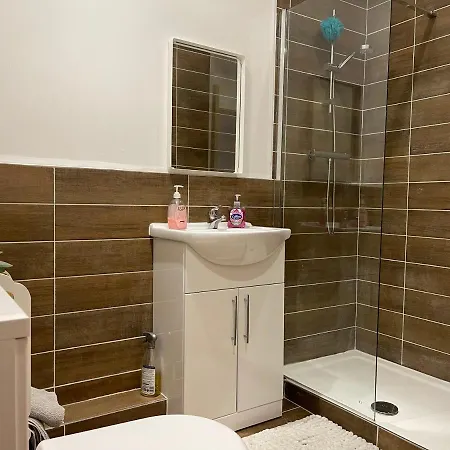 Apartment 3 Floor Prestigious Penthouse Bradford (West Yorkshire)