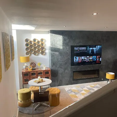 3 Floor Prestigious Penthouse Bradford (West Yorkshire)